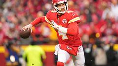 Chiefs QB Patrick Mahomes briefly exited the Divisional playoff game against the Jaguars on Saturday, and Chad Henne filled in nicely while he was out.