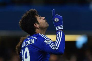 Costa festeja su gol. Era el segundo de los Blues.