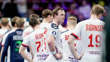 Los jugadores de Noruega se lamentan tras la derrota ante España en los cuartos de final del Mundial de Balonmano.