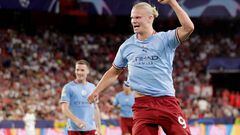 SEVILLA, SPAIN - SEPTEMBER 6: Erling Haaland of Manchester City scores the third goal 0-3 during the UEFA Champions League  match between Sevilla v Manchester City at the Estadio Ramon Sanchez Pizjuan on September 6, 2022 in Sevilla Spain (Photo by David S. Bustamante/Soccrates/Getty Images)