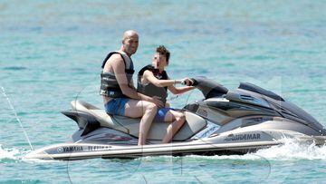 Photo Â©2017 LZBRJP/Lagencia Grosby   EXCLUSIVE Real Madrid's coach, Zinedine Zidane, enjoy holidays in Ibiza with wife Veronique, and sons Enzo and Theo, after winning for second consecutive year the UEFA Champions League.