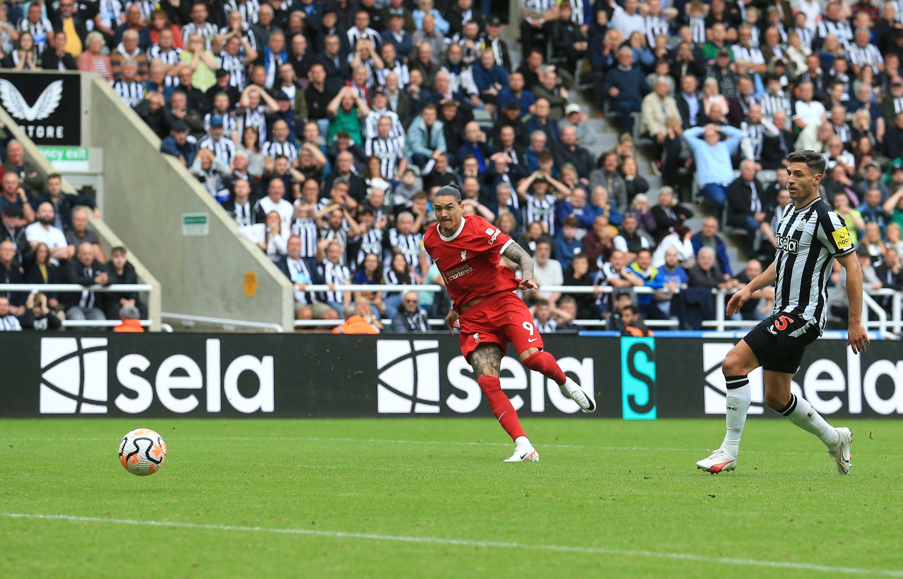 Darwin Nuñez double wins the game for Liverpool at Newcastle