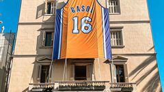 The LA Lakers will retire Spanish center Paul Gasol's shirt to honor his career this coming Tuesday.