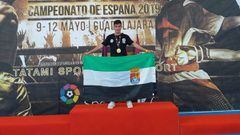 Juli&aacute;n Lozano posa como campe&oacute;n de Espa&ntilde;a de Kickboxing tras los Campeonatos de Espa&ntilde;a de Kickboxing de Guadalajara 2019.