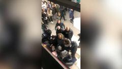 Los cánticos de los Boixos Nois en el metro de Lyon