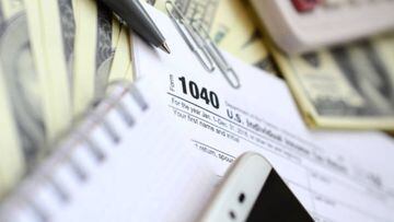 El formulario del IRS para recibir hasta $7,000 por el Crédito Tributario por Ingreso del Trabajo