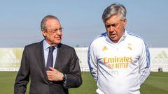 Florentino P&eacute;rez y Carlo Ancelotti en una visita del presidente del Real Madrid a Valdebebas en la pretemporada de 2021.