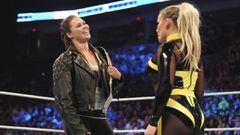 Ronda Rousey y Natalya, en SmackDown.