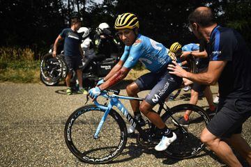 El ciclista del Movistar se vio involucrado en una caída masiva en el pelotón a 104 km de la meta en la etapa 18.
