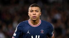 PSG make one last push to convince Mbappé to stay