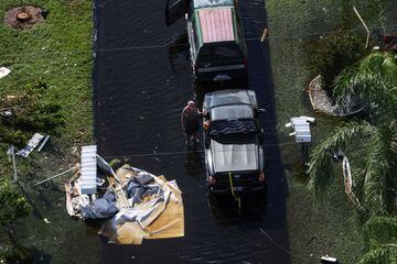 El huracán Ian llegó al oeste de Florida con vientos de más de 240 km/h, provocando inundaciones catastróficas en varias localidades, también ha dejado inundaciones  y graves destrozos en el centro de la península. La tormenta provocó una marejada ciclónica  que inundó grandes áreas del suroeste de Florida, las áreas cercanas a la costa han quedado arrasadas.