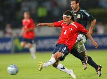 El lateral izquierdo fue clave en el inicio de la 'Era Bielsa', pero no completó el proceso y se quedó fuera del Mundial de Sudáfrica 2010.