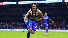 MEXICO CITY, MEXICO - MAY 15: Santiago Gimenez #29 of Cruz Azul celebrates after scoring the third goal of his team during the quarterfinals second leg match between Cruz Azul and Toluca as part of the Torneo Guard1anes 2021 Liga MX at Azteca Stadium on May 15, 2021 in Mexico City, Mexico. (Photo by Hector Vivas/Getty Images)