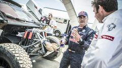 Carlos Sainz optar&aacute; de nuevo al triunfo final en el Dakar 2017. 