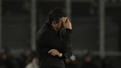 River Plate's coach Marcelo Gallardo gestures during an Argentine Professional Football League quarterfinal match against Tigre at the Monumental stadium in Buenos Aires, on May 11, 2022. (Photo by JUAN MABROMATA / AFP)