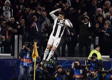 Juventus' Portuguese forward Cristiano Ronaldo celebrates