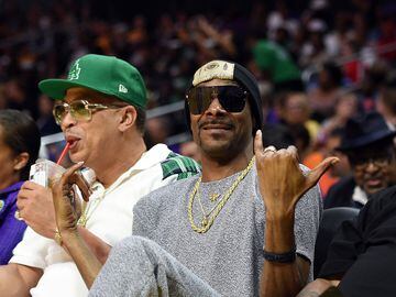 Snoop Dogg seguidor de Los Angeles Lakers. 