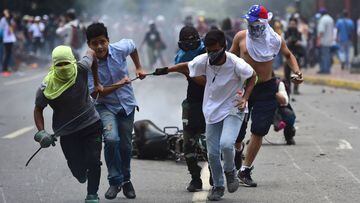 Las protestas en Venezuela dejan dos futbolistas muertos; la Federación no lo condena