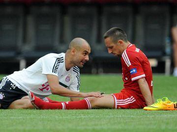 Bayern-Trainer Pep Guardiola (l) muss auf Franck Ribéry im Supercup verzichten. Foto: Andreas Gebert