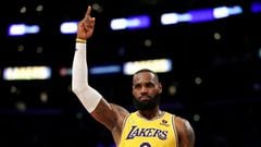 How many points per game is LeBron James averaging for the Lakers this season?