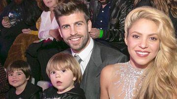 Shakira, Gerard Piqué, y sus hijos, Milan y Sasha en los 40 Music Awards.