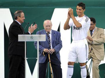 July 6, 2009 | Real Madrid's new player Cristiano Ronaldo applauds next to Real Madrid president Florentino Perez, Alfredo Di Stefano and Eusebio.