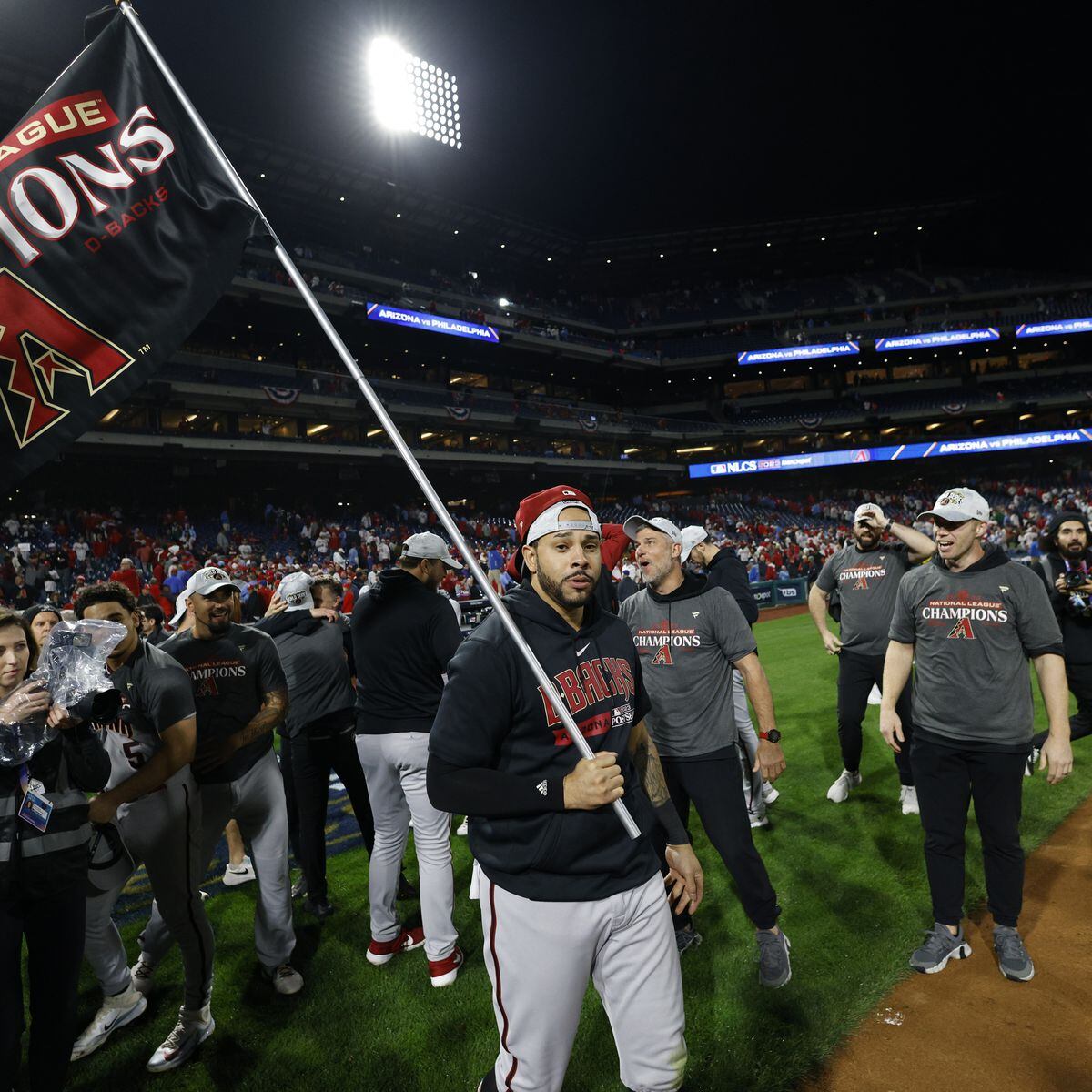 Arizona Diamondbacks - Fans collect their D-backs Beat L.A. T