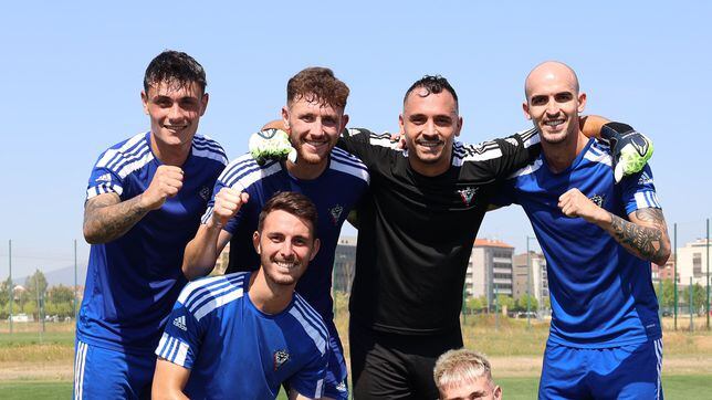 Mirandés y Sporting inician hoy la liga con muchas caras nuevas