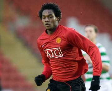 Llegó al United en enero de 2008 con el visto bueno de Ferguson, pero desde el principio fue un desastre. No consiguió nunca hacerse hueco en el equipo y no llegó a triunfar.