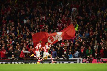 Alexis Sánchez celebra uno de sus goles en el triunfo del Arsenal ante el Burnley. 