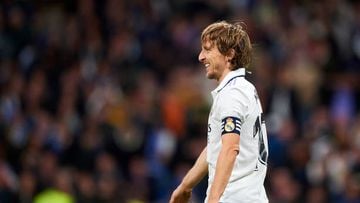 MADRID, SPAIN - NOVEMBER 10: Luka Modric of Real Madrid CF looks on during the LaLiga Santander match between Real Madrid CF and Cadiz CF at Estadio Santiago Bernabeu on November 10, 2022 in Madrid, Spain. (Photo by Silvestre Szpylma/Quality Sport Images/Getty Images)