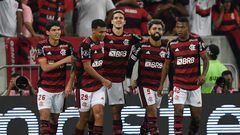 Brazil's Flamengo Pedro (C) celebrates with teammates after scoring against Colombia's Deportes Tolima during the Copa Libertadores football tournament round of sixteen second leg match at Macarana Stadium in Rio de Janeiro, Brazil, on July 6, 2022. (Photo by MAURO PIMENTEL / AFP)