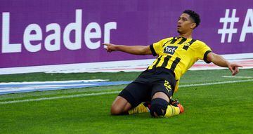 Bellingham celebrates scoring for Dortmund.
