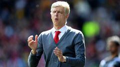 Arsenal great Wenger "crazy enough" for management return