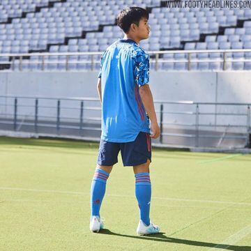 Real Madrid midfielder Kubo, on loan at Mallorca, modelling the new strip.