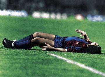 En la temporada 1983-1984, en un partido entre el Barcelona y el Athletic Club, Goikoetxea lesionó de gravedad al astro argentino. En una disputa del balón entró con los tacos por delante y lesionó a ‘El Pelusa’ en el tobillo izquierdo. Esta entrada le tu