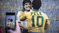 The rivalry between legendary footballers Pelé and Maradona is one of the most remarkable throughout history. These two figures shaped the sport of soccer.
