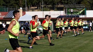 El segundo día de trabajo del seminario de pretemporada que están realizando los árbitros de Primera y Segunda División en La Granja (Segovia).