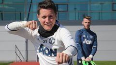 Ander Herrera signs for PSG