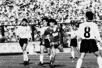 En la visita del Real Madrid a Chile en 1993, Iván Zamorano enfrentó a Colo Colo. Fue victoria alba por 2-0 sobre el elenco merengue.