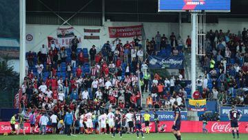 Barriers collapse during Eibar - Sevilla