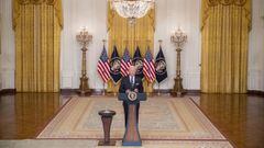Washington (United States), 18/08/2021.- US President Joe Biden delivers remarks on on the COVID-19 response and the vaccination program from the East Room of the White House in Washington, DC, USA, 18 August 2021. President Biden said top federal health 