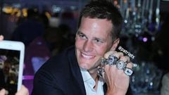 Tom Brady, quarterback de los New England Patriots, ya tiene un anillo para cada dedo de su mano derecha.