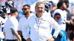 Jacksonville Jaguars head coach Urban Meyer is under fire after videos surfaced of him at a bar in Ohio. Owner Shad Kahn had a clear message for his coach.