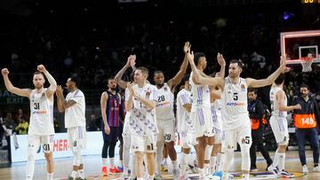 Los jugadores del Madrid celebran la victoria ante el Barça en la prórroga el pasado 26 de enero en el WiZink Center.