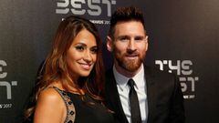 Messi junto a su esposa. 