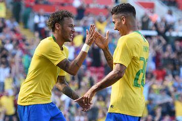 Roberto Firmino y Neymar, Brasil.