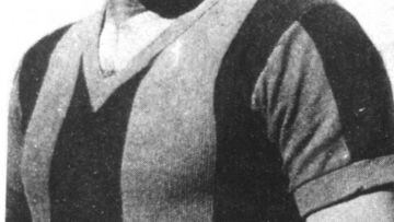Militó en el Real Club España entre 1943 y 1946, donde sólo en Liga marcó 105 goles en 72 partidos. Antes, en la 1938-39 jugó con la selección de Euskadi en México. Esta selección hizo un tour por el país con el fin de recaudar fondos en Europa para los r