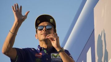 Rossi: "Me siento bien en la M1 y consigo pilotar sin dificultad"