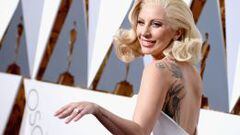 Lady Gaga antes de hacerse su nuevo tatuaje como superviviente de abusos sexuales.